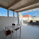 Aura Oda ve Kahvaltı Bari