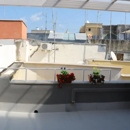 Aura Bari