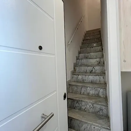 Aura 3* בארי