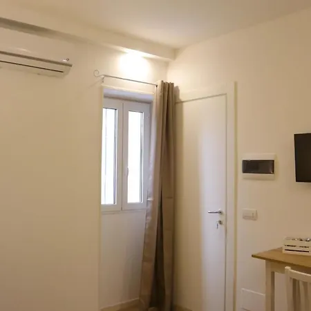 Aura Bed & Breakfast *