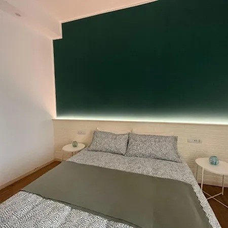 Aura Bed & Breakfast *