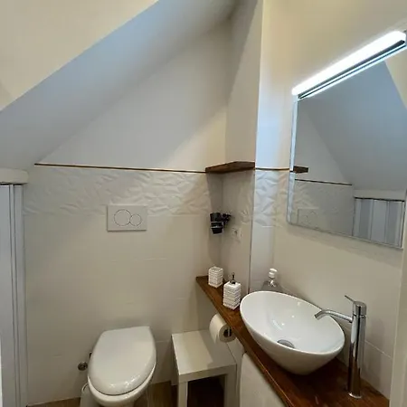 Aura Bed & Breakfast *