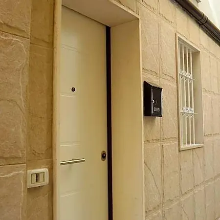Aura 3* בארי